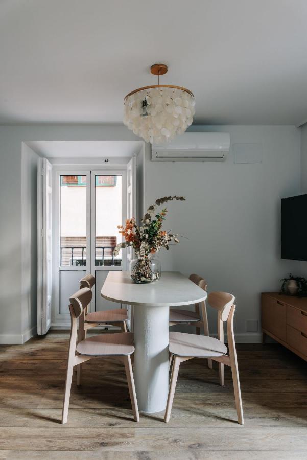 Beautiful Apartment In The Heart Of マドリード エクステリア 写真